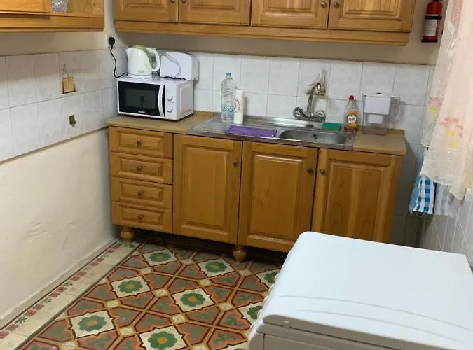 Pet friendly 2 Bedroom Apartment In The Centre Of Valletta
