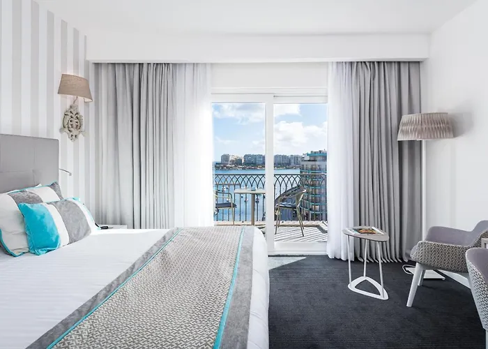 Saint Julian's hotels near Auberge de Castille