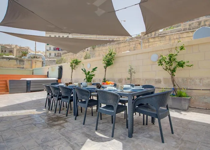 Private Unique Waterfront Valletta House Villa