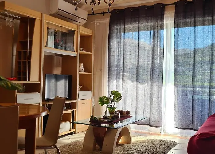 Pet friendly Mellieha Bay 3 Bedroom Apartment " Bliss On The Bay "