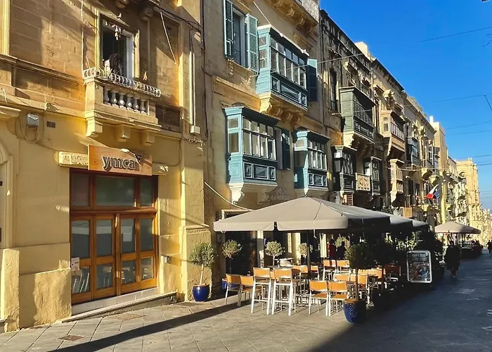 Valletta Collection - Merchant Str Apartment With Large Yard