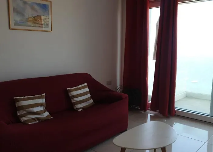 Pet friendly Flat 3 Blue Waves Apartment St. Paul's Bay