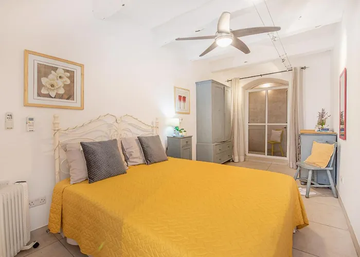 Pet friendly Valletta Ferry Apartment