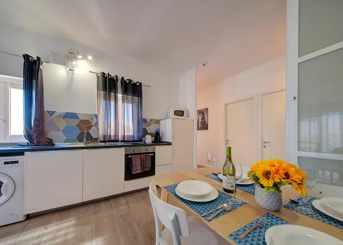 Tritoni Harbour Suites - Valletta