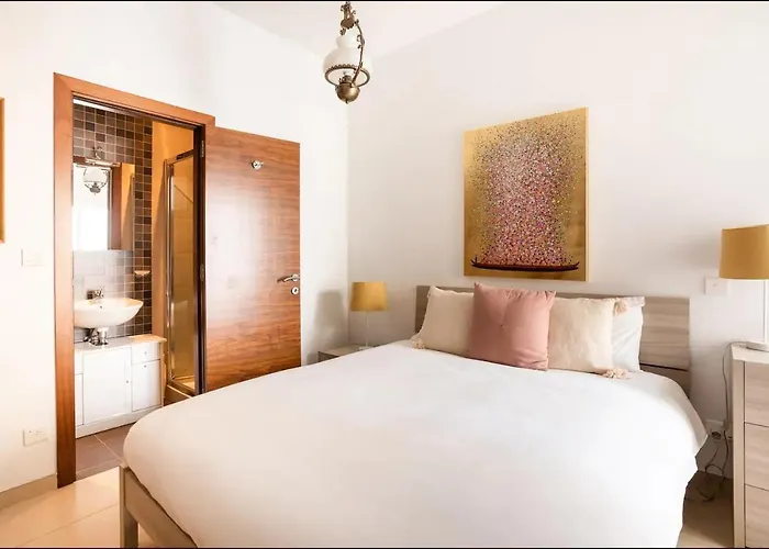 Pet friendly Exquisite 2-Bedroom Seafront Apartment In Spinola Bay Saint Julian's