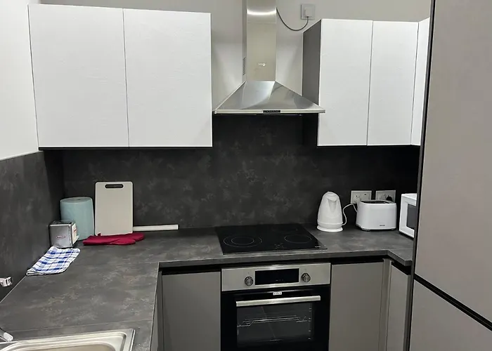Cosy & Modern Top Floor 1-Bedroom Apartment St. Paul's Bay