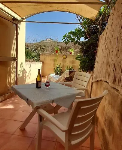 Villa Bronja Studio Airconditioned Apartment Xlendi