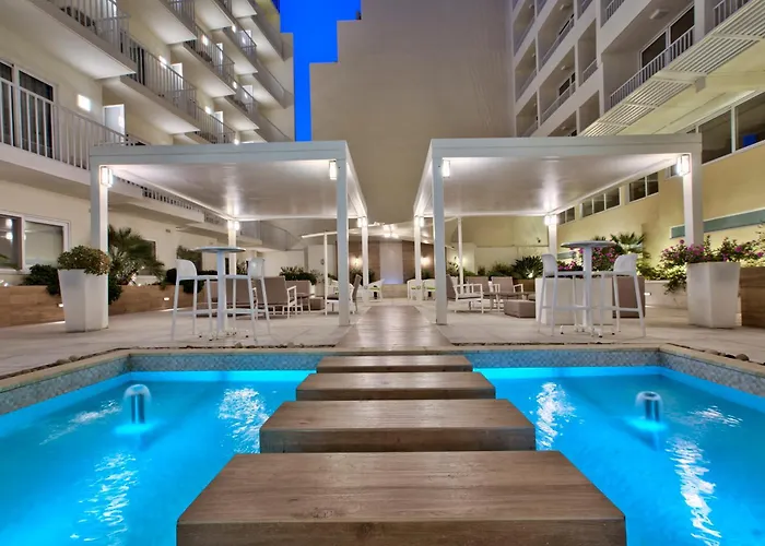 St. Paul's Bay Hotels With Amazing Views