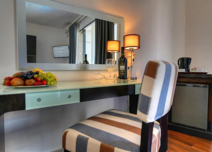 St. Julian'S Bay Hotel