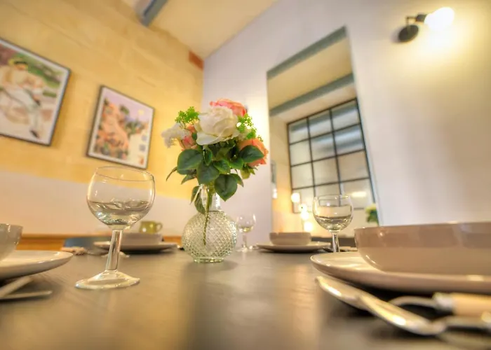 Pet friendly Beautifully Furnished Flat In The City Center Jbal1-1 Valletta