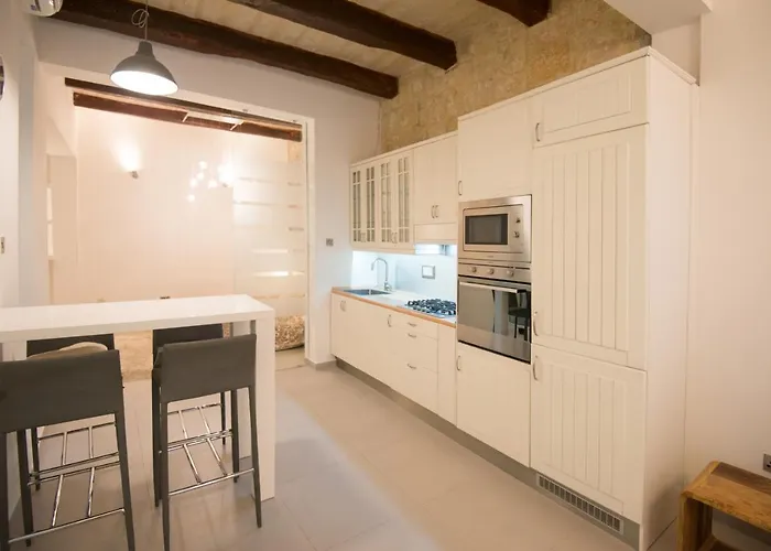 Valletta Most Central Studio Apartment 16Th-Century Building