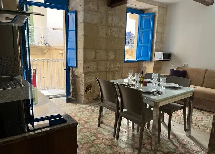 Traditional Townhouse In The Hearth Of Valletta