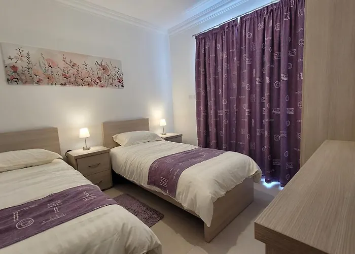 Pet friendly Lovely Apartment With Side Sea View St. Paul's Bay