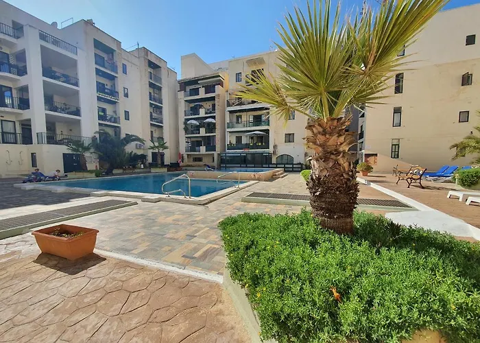Pretty 2 Bedroom Apartment With Shared Pool St. Paul's Bay