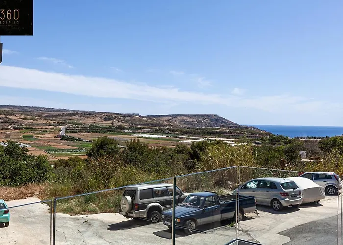 Pet friendly Beautiful Apt, Breathtaking Views, Mins To Beach By 360 Estates Mellieha