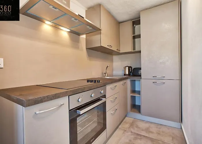 Studio Penthouse With Distant Seaview By 360 Estates Apartment Saint Julian's
