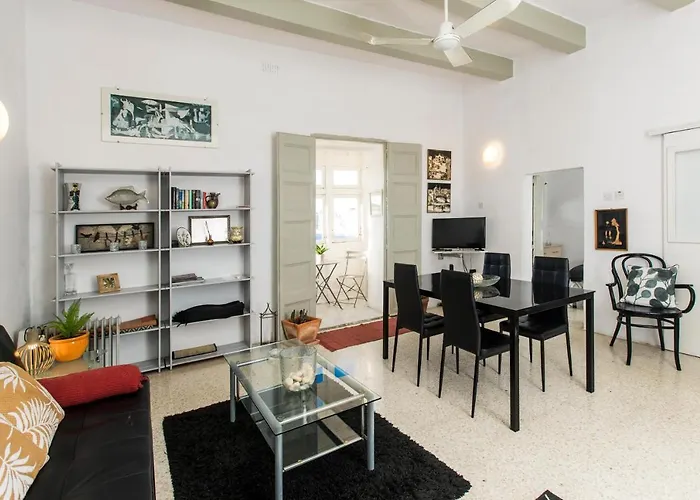 Pet friendly Valletta Collection - Old Theatre Apartment
