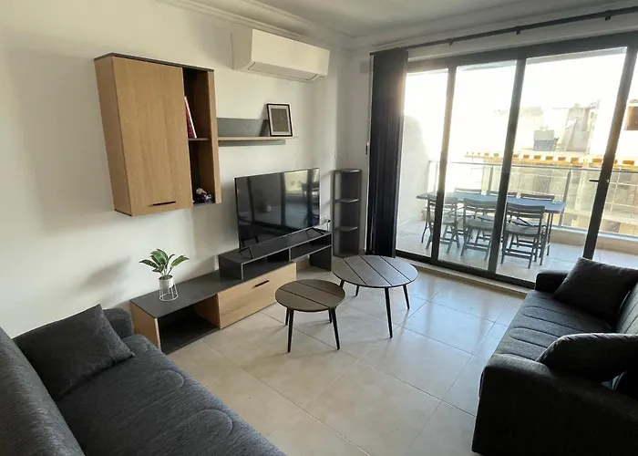 Blue Skies Family Apartment With Terrace St. Paul's Bay