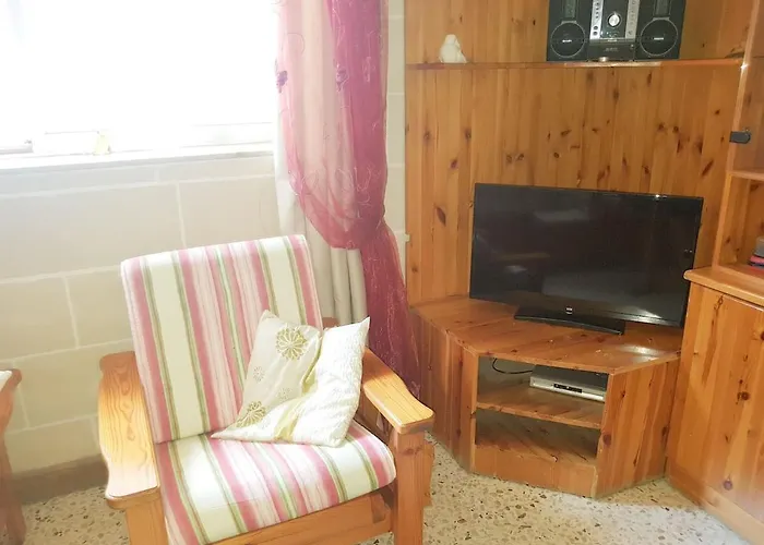 Pet friendly Ground Floor Apartment By The Sea - Close To Main Square St. Paul's Bay