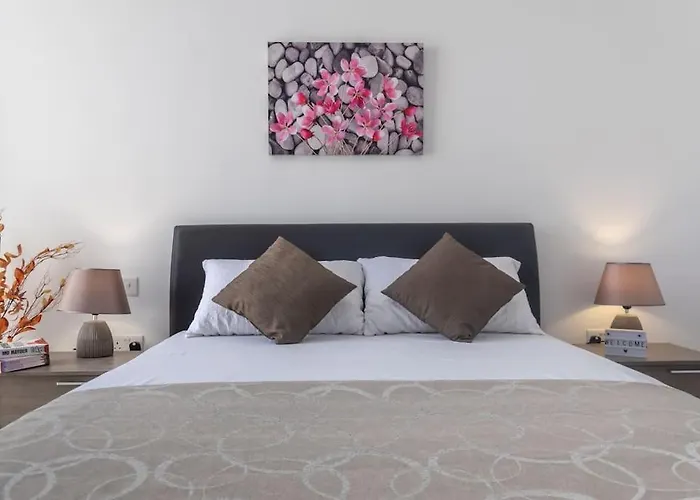 Pet friendly Cozy Apartment Close To The Sea 4 St. Paul's Bay