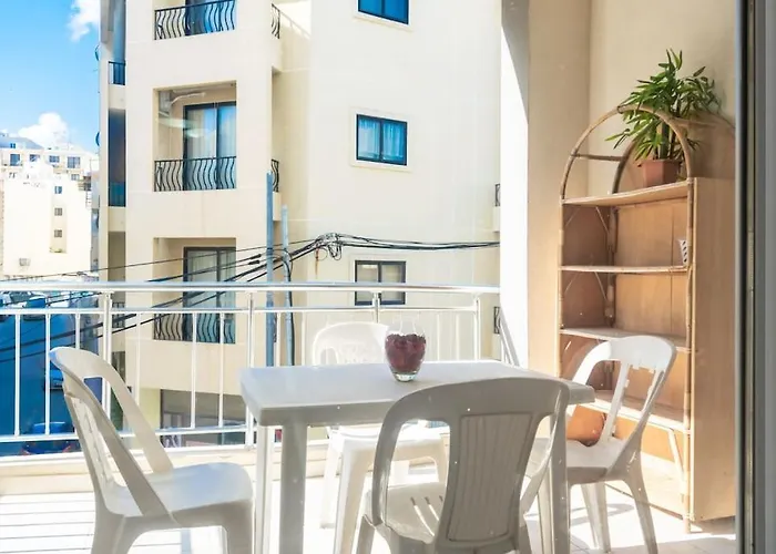 Modern Apt. Close To The Square St. Paul's Bay