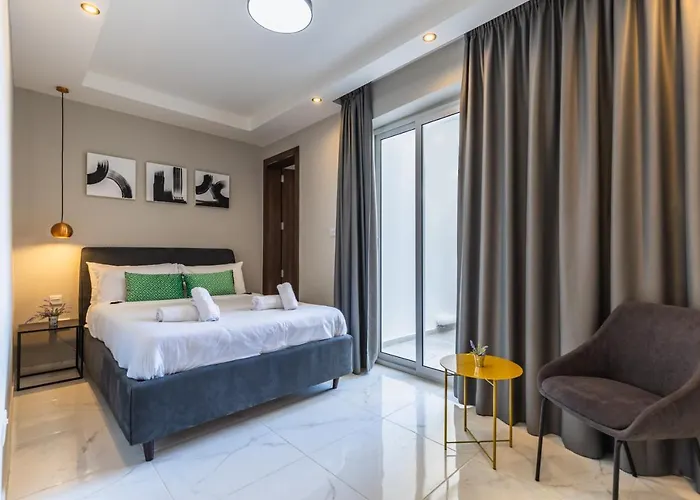 Pet friendly Brand New Apartment With Terrace St Julians - Sleeps 4 Saint Julian's