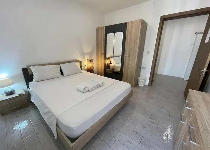 City Center Properties - Modern & Bright Room With Ac And Ensuite Bathroom - Room 2 St. Paul's Bay