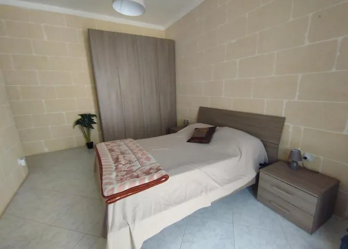 Pet friendly Spacious Apt Xlendi With Views & Acs Using A Coin Meter