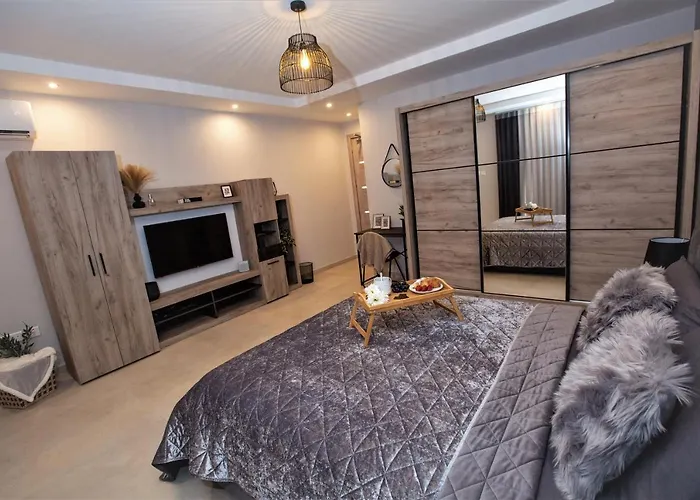 Honeycomb Designer Apartment St. Paul's Bay