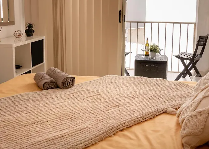 Pet friendly Modern Comfort - 2Br Apartment Center Of St Julians & Paceville Saint Julian's