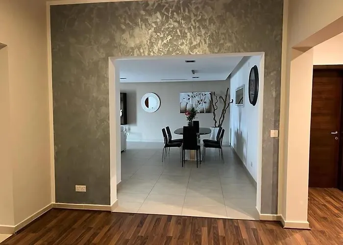 Pet friendly Luxury 3-Bedroom Apartment In St Julians Saint Julian's