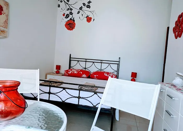 Pet friendly Bright & Airy Sea Views Apartment St. Paul's Bay