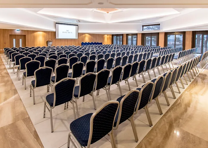 Doubletree By Hilton Malta Hotel St. Paul's Bay With a Casino
