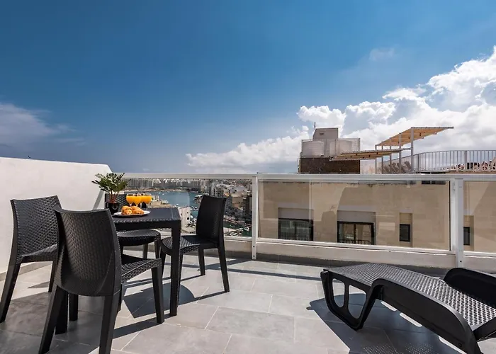 Saint Julian'S - Private Penthouse With Terrace - Cityapartmentstay