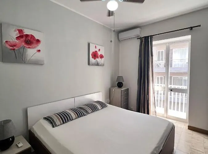 Pet friendly San Julians Room Double Bed Shared Bathroom