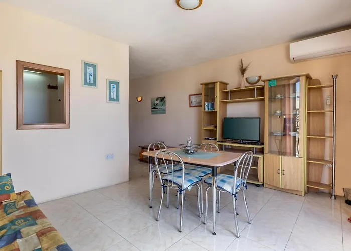 Nice Seaview Apt At St Paul'S Bay