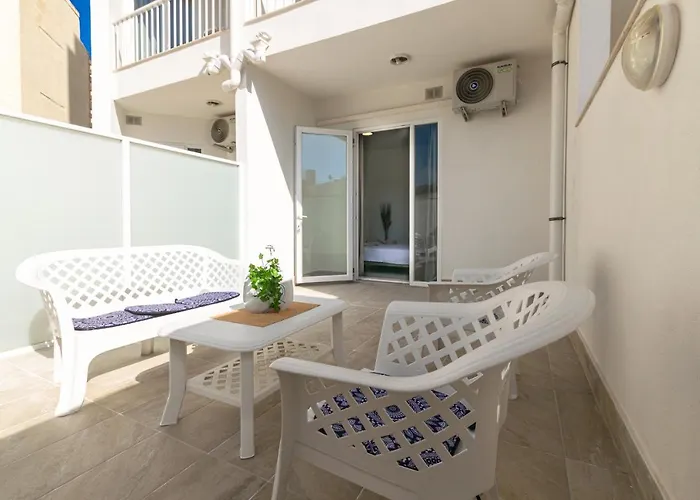 Pet friendly Brand New 3Bdr 2Bth Apartment With Big Terrace St. Paul's Bay
