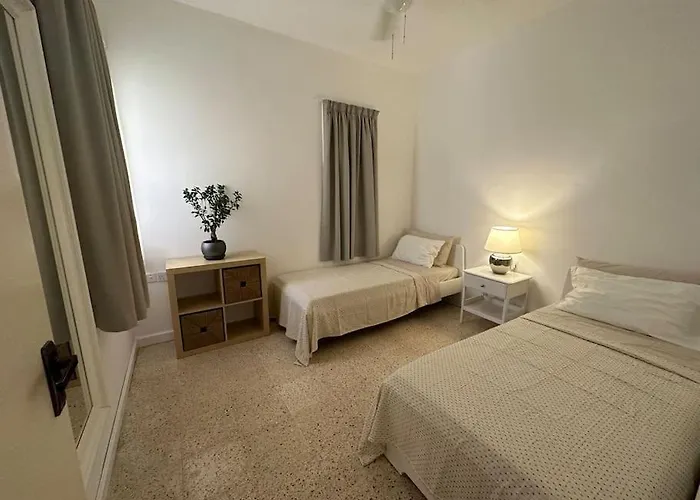 Pet friendly Djamant - Family Friendly Maisonette Xlendi