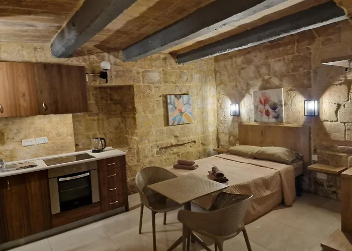 Renovated 16Th Century House In Valletta