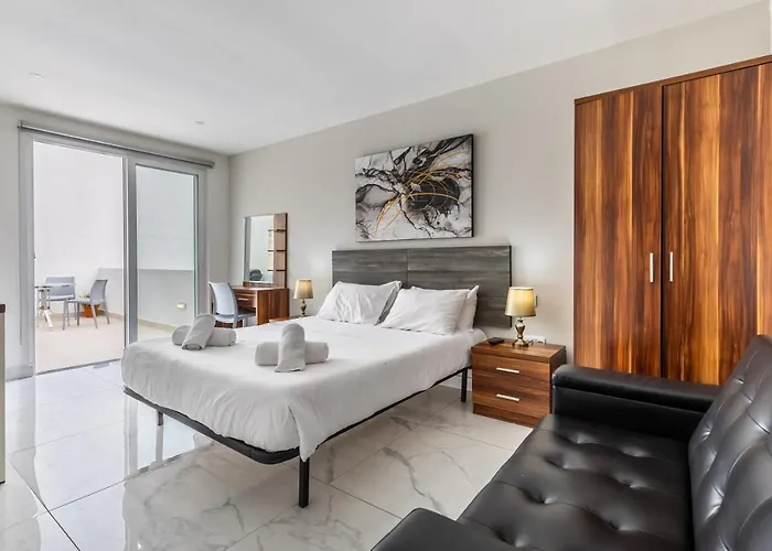Studio Penthouse With Kitchenette And Side Seaview At The New Olo Living Saint Julian's