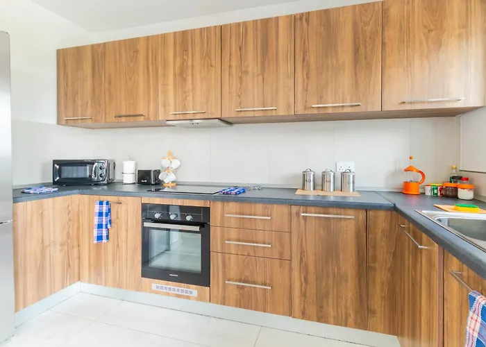 Pet friendly New Spacious Apartment 3 Bdr 2 Bth Balcony 7 St. Paul's Bay
