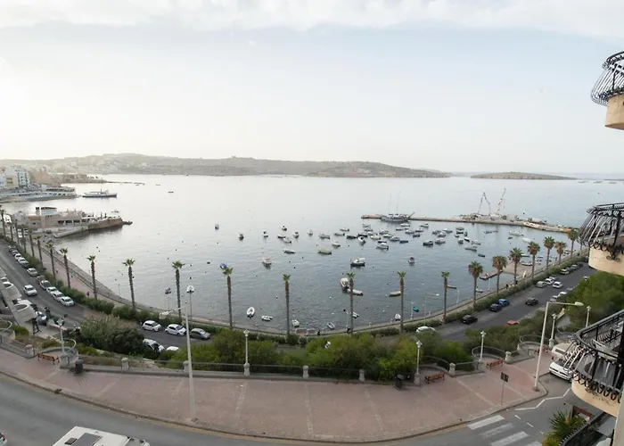 Sea Front Apartment St. Paul's Bay