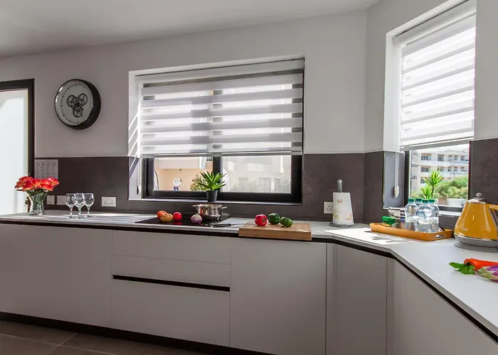 Exceptional Sunlit Apart Marsaskala Bay - Happy Rentals