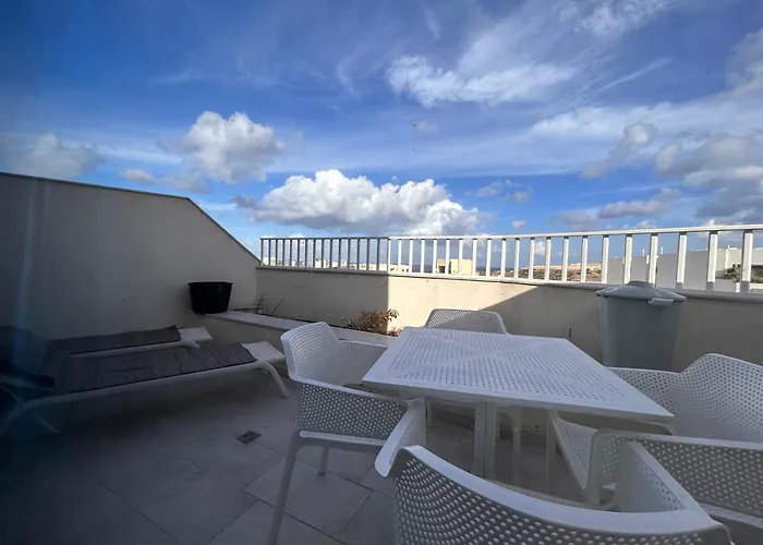 Spacious Qawra Penthouse St. Paul's Bay