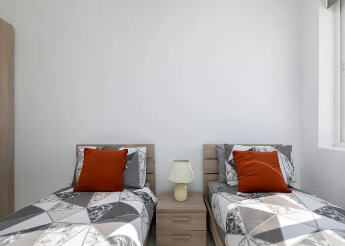 Spacious & Stylish 3Br Penthouse With Large Terrace - Close To Spinola Bay Saint Julian's