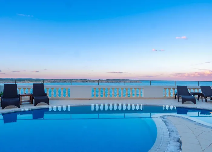 Villa Palma - Sunset Sea Views With Pool, Jacuzzi, Sauna And Games Room Mellieha