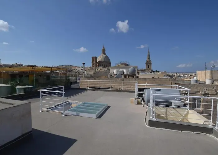 Vallettadreamsuites Groud Floor Shared Sea View Rooof Terrace