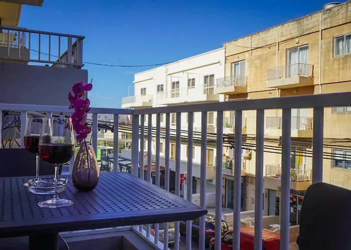 Pet friendly Convenient Central 3Br Apt Near Bus Terminus St. Paul's Bay