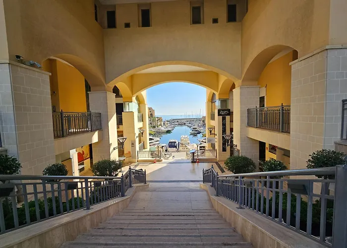Stunning Seafront Portomaso Apartment Saint Julian's