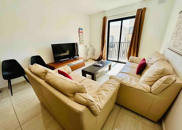 Pet friendly Duplex Whiskey Home 200M Away From The Sea And The Square St. Paul's Bay